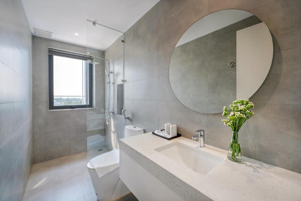Thuấn Huê Boutique Hotel - Near Vinpearl Nam Hội An photo 3