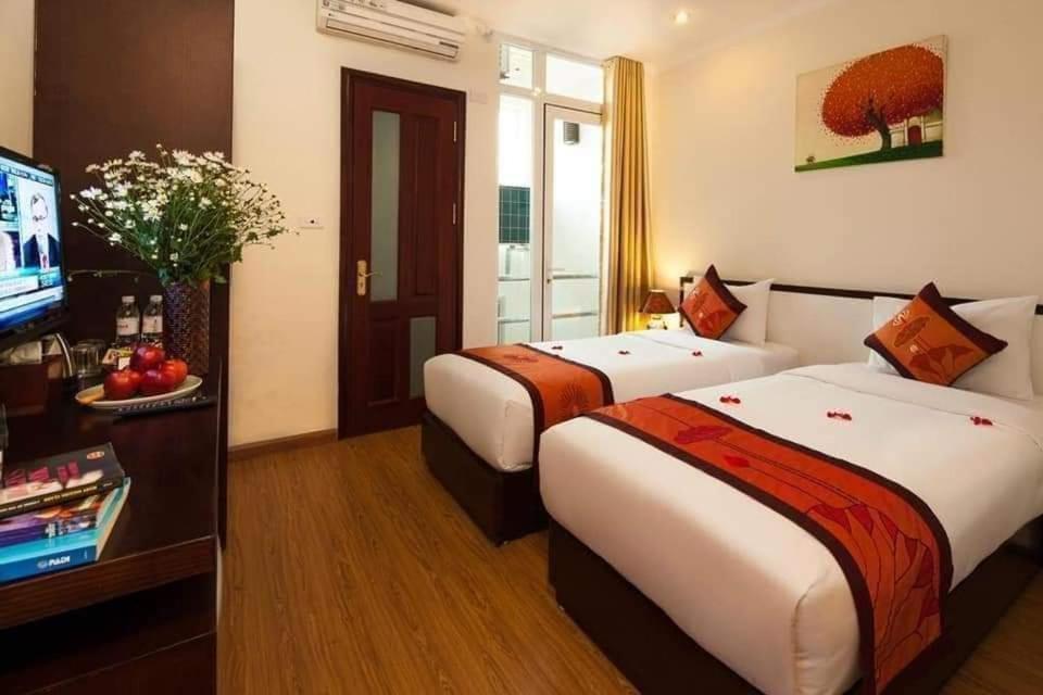 Rising Dragon Hotel photo 2
