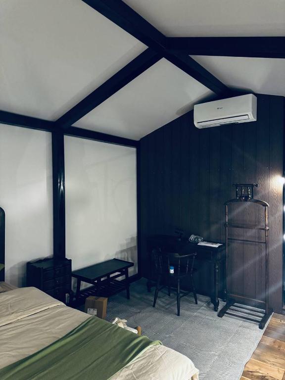 Tropical eglamping photo 2
