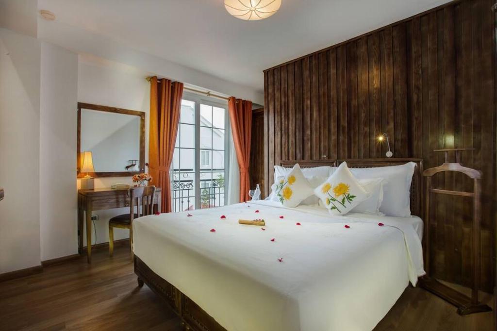 Singita Classy - A Cozy Rustic Hideaway in Hanoi Old Quarter photo 2