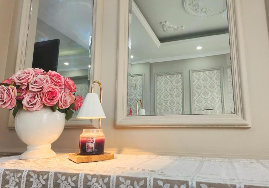 LushStay Lavish - Hanoi Train Station photo 3