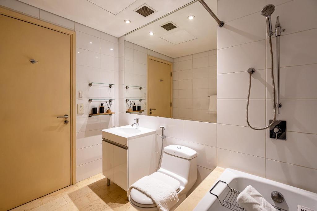 Luxury Apartments with Rooftop Pool & Gym - Avalon photo 3