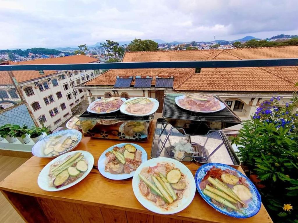 WHITE COFFEE HOUSE HOTEL — photo 1