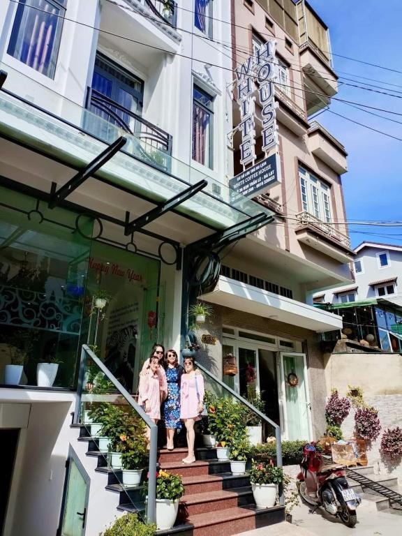 WHITE COFFEE HOUSE HOTEL photo 3