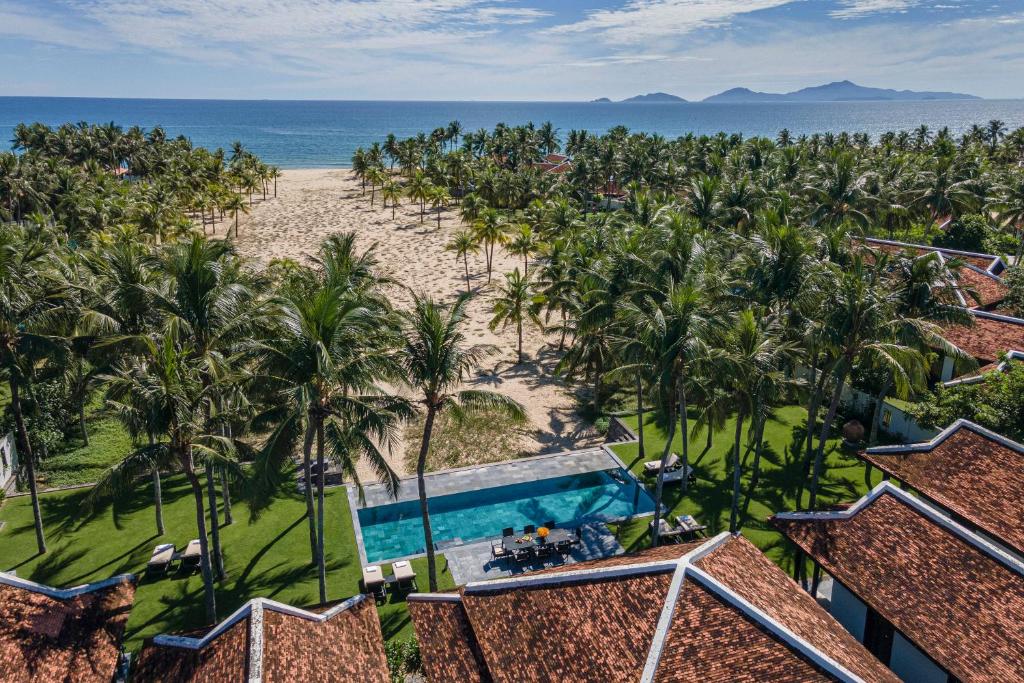 Four Seasons The Nam Hai photo 2