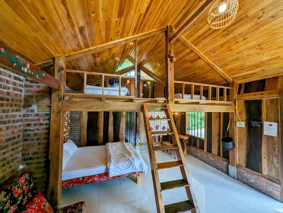 The Happy Happy Bungalow of Happiness! photo 2