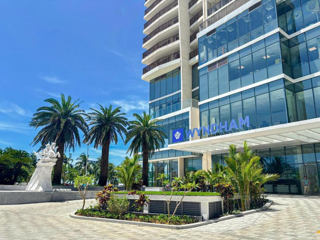 Wyndham Soleil Danang - Free Schedule Airport Shuttle photo 2