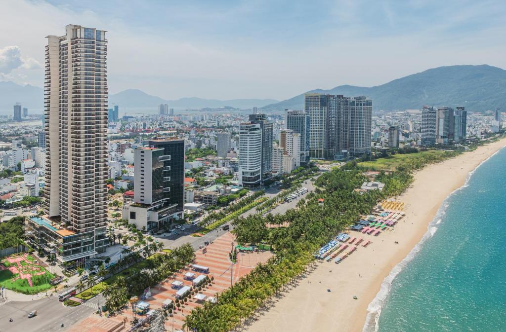 Wyndham Soleil Danang - Free Schedule Airport Shuttle photo 3