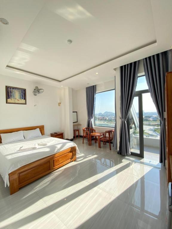 Queen Hotel photo 2