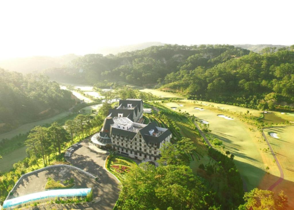 Swiss-Belresort Tuyen Lam photo 2