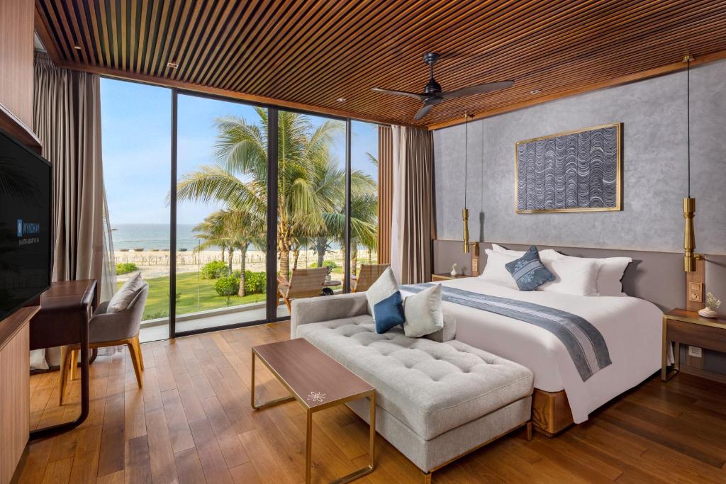 Wyndham Hoi An Royal Beachfront Resort & Villas photo 2
