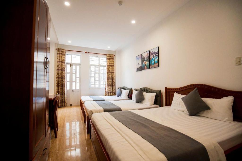 SUNSHINE HOTEL photo 2