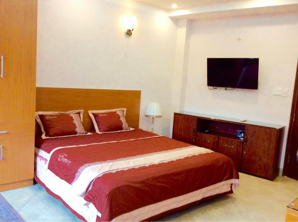 Studio Apartment filled with nature light near the Hanoi Opera House Căn hộ đầy đủ tiện nghi có thang máy gần Nhà Hát Lớn — photo 1