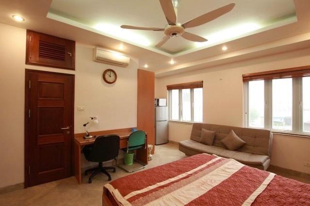 Studio Apartment filled with nature light near the Hanoi Opera House Căn hộ đầy đủ tiện nghi có thang máy gần Nhà Hát Lớn photo 2
