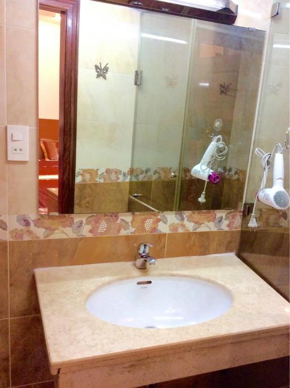 Studio Apartment filled with nature light near the Hanoi Opera House Căn hộ đầy đủ tiện nghi có thang máy gần Nhà Hát Lớn photo 3