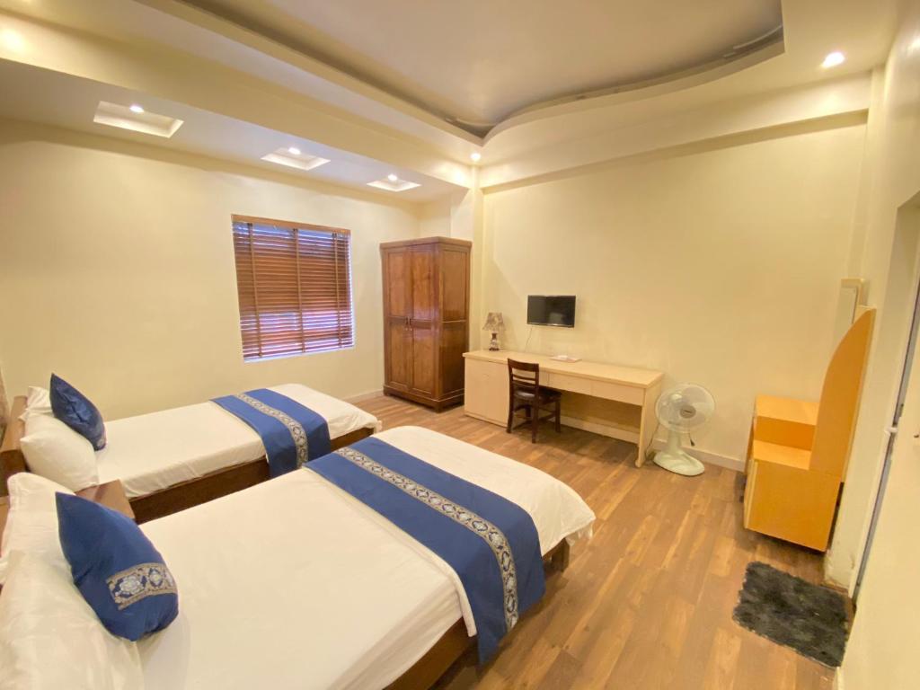 Rose Hotel photo 2