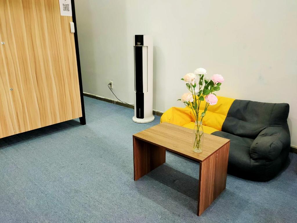 Start House CAPSULE 5 min walk to the Airport photo 3