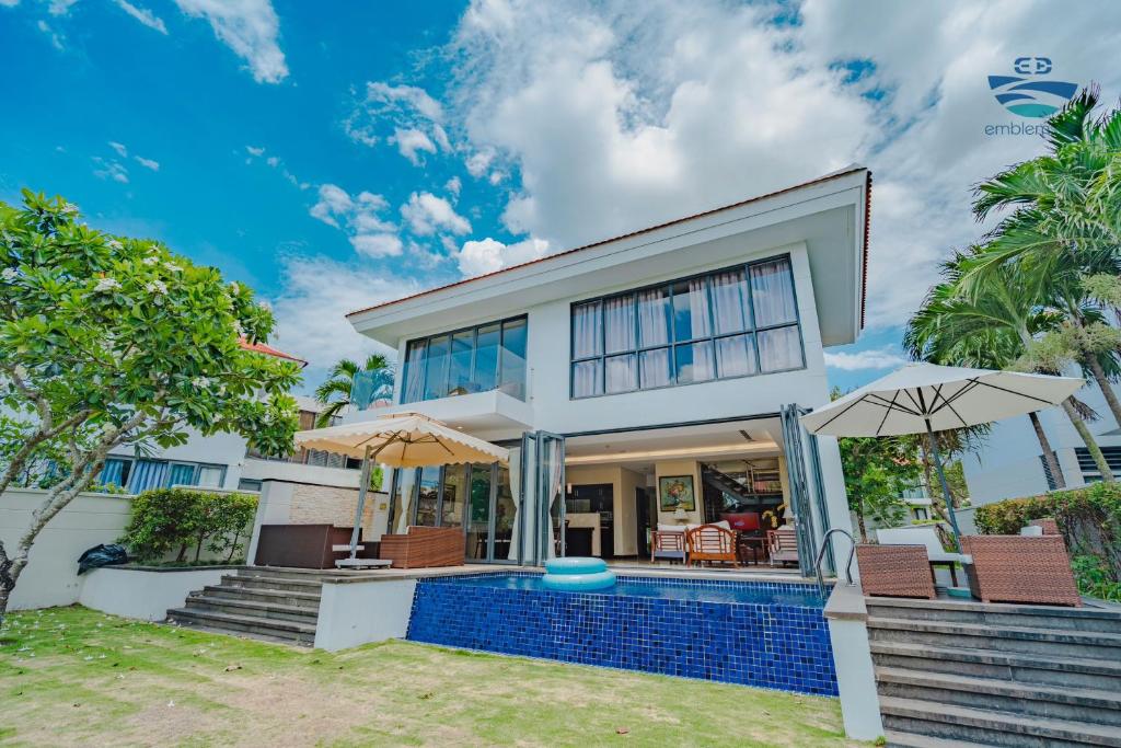 Emblem Sea 3 bedroom villas — photo 1