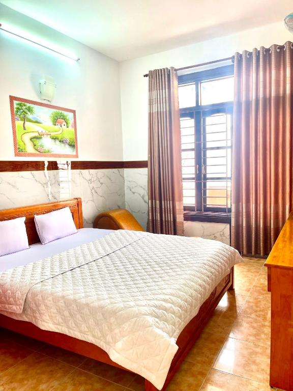 Thùy Dương 2 Hotel Chỉ 2 Phút tới sân bay TÂN SƠN NHÂT-có chỗ đậu xe hơi 4-7-12-50 chỗ — photo 1