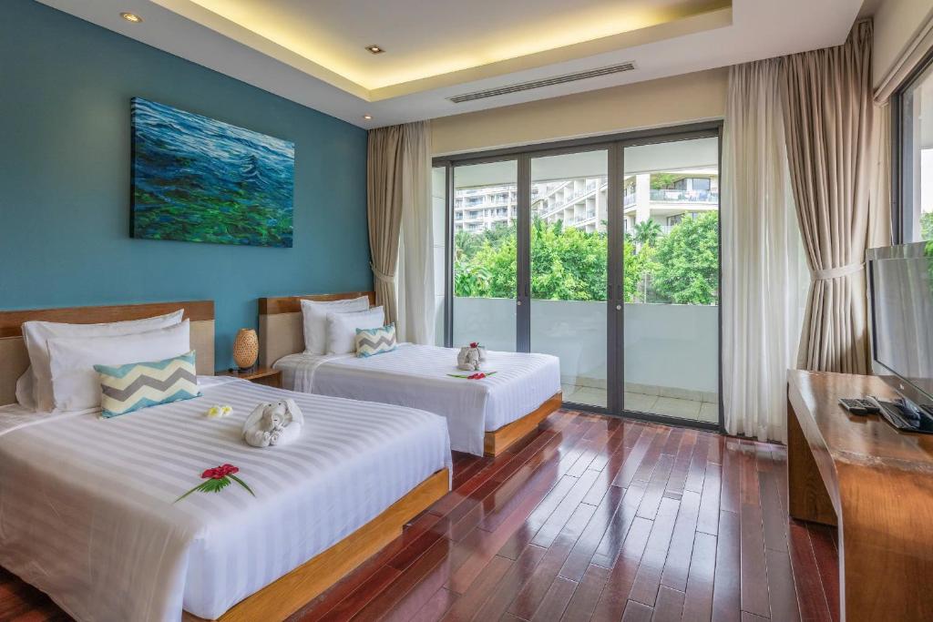 IDC White House Danang photo 2