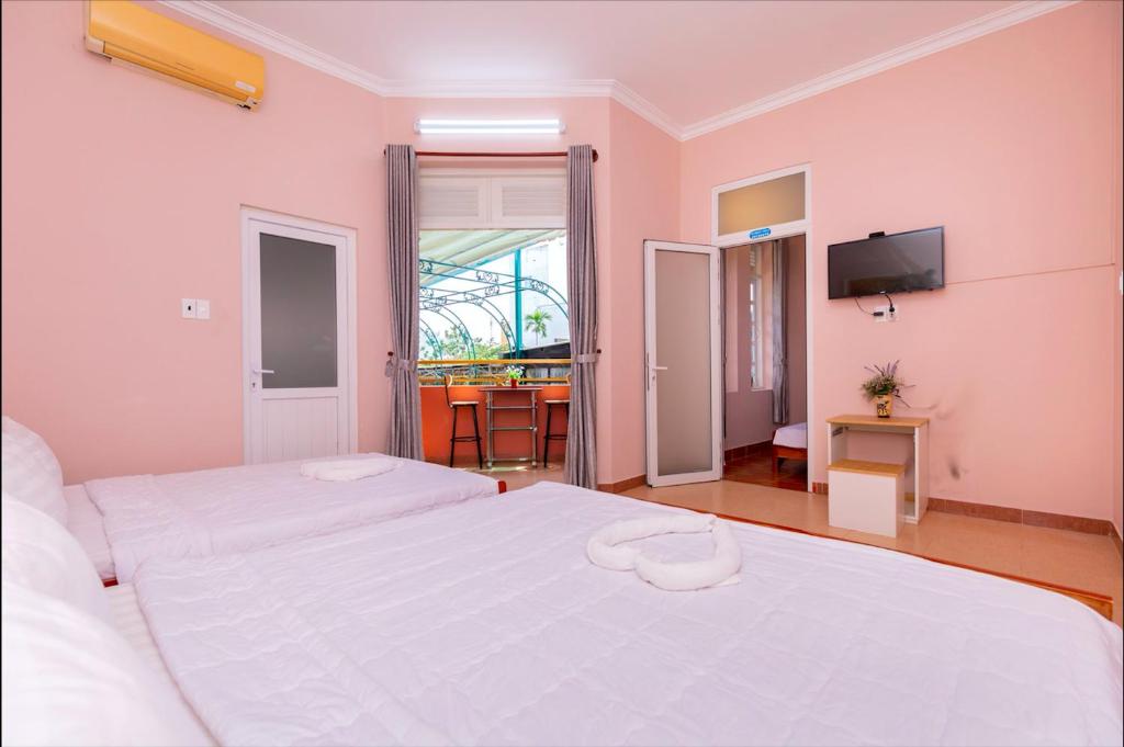 The Venia Urban Home photo 2