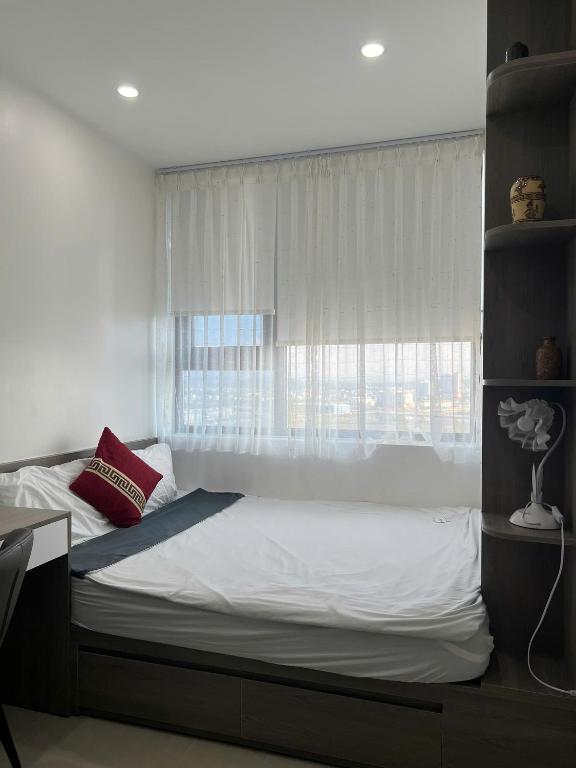 Tom appartment gym and pool free photo 2