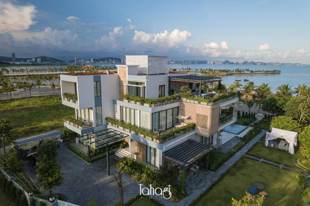 Tahagi Villa Tuan Chau Ha Long by HOFs photo 2