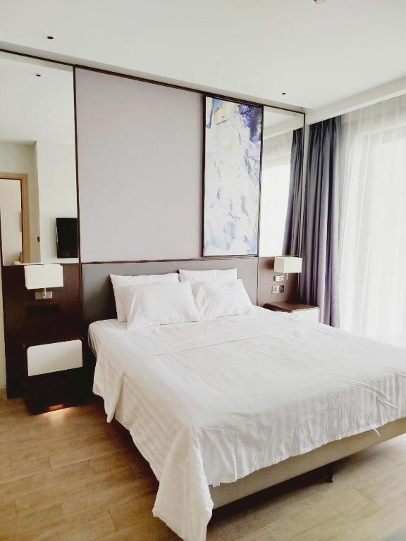 Sweet Home - Homestay apartment system at Citadines Marina Ha Long building photo 2