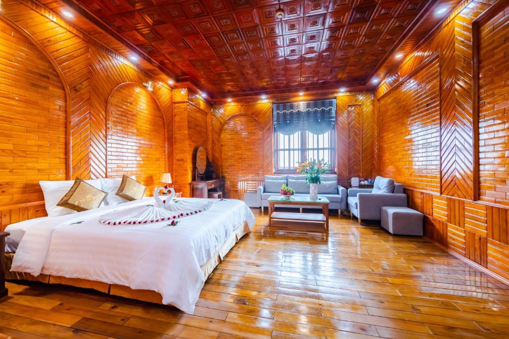 TheKing Hotel — photo 1