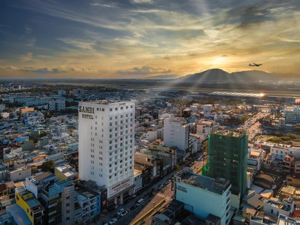 Samdi Airport Da Nang hotel - 3 minutes to Central — photo 1