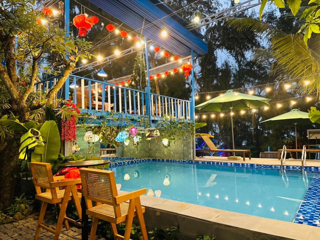 Charming and Spacious Beach Homestay 4 Rooms 1 Pool Entire Palace — photo 1