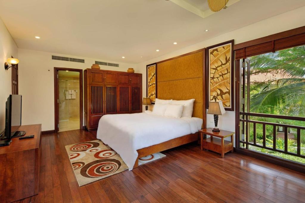 Spectacular villa nearly beach photo 2
