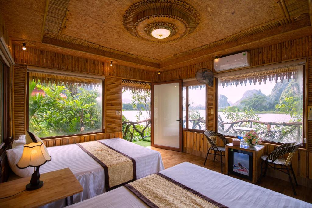 Xuan Son Lakeside Bungalow photo 2