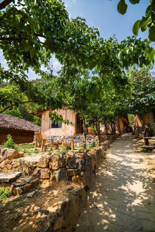 Then Pa village photo 2
