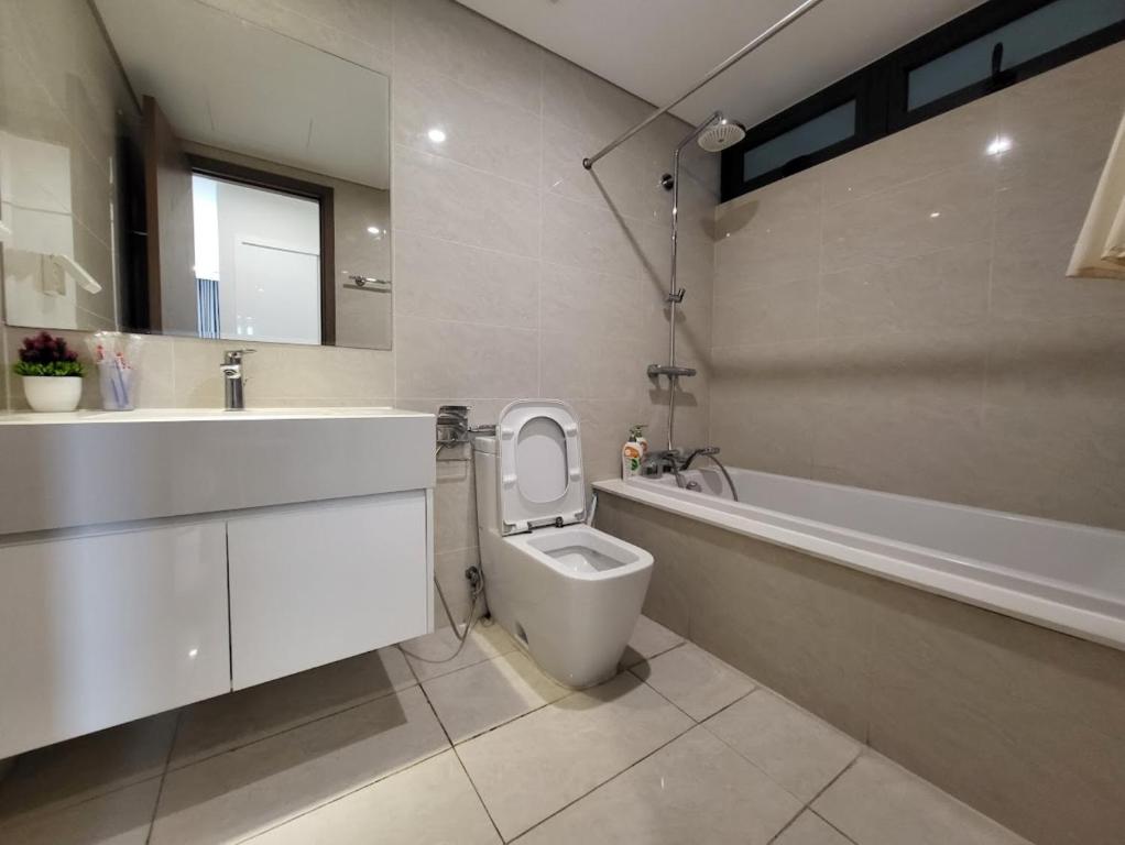 Vinhomes Skylake Private 4Brs Apt near Keangnam photo 3