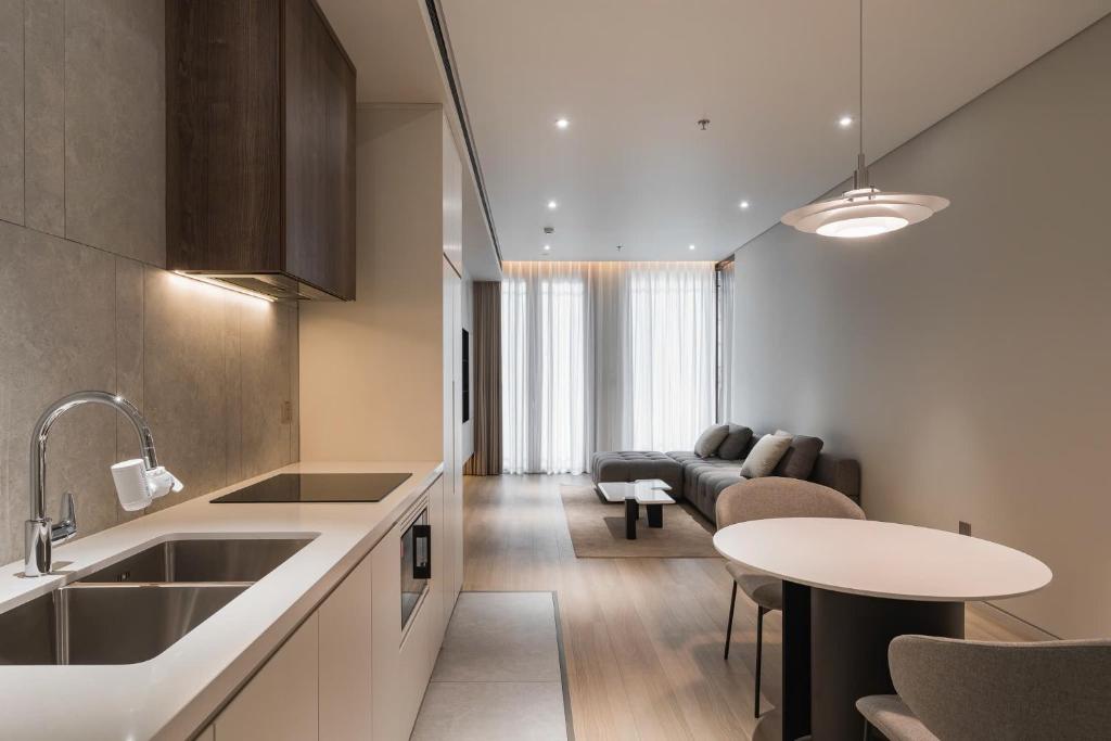 Thai Hoang Residence photo 3