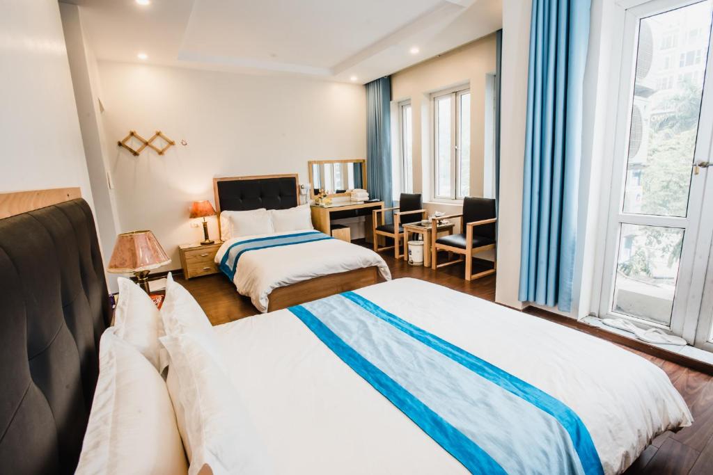 Hotel Royal photo 2